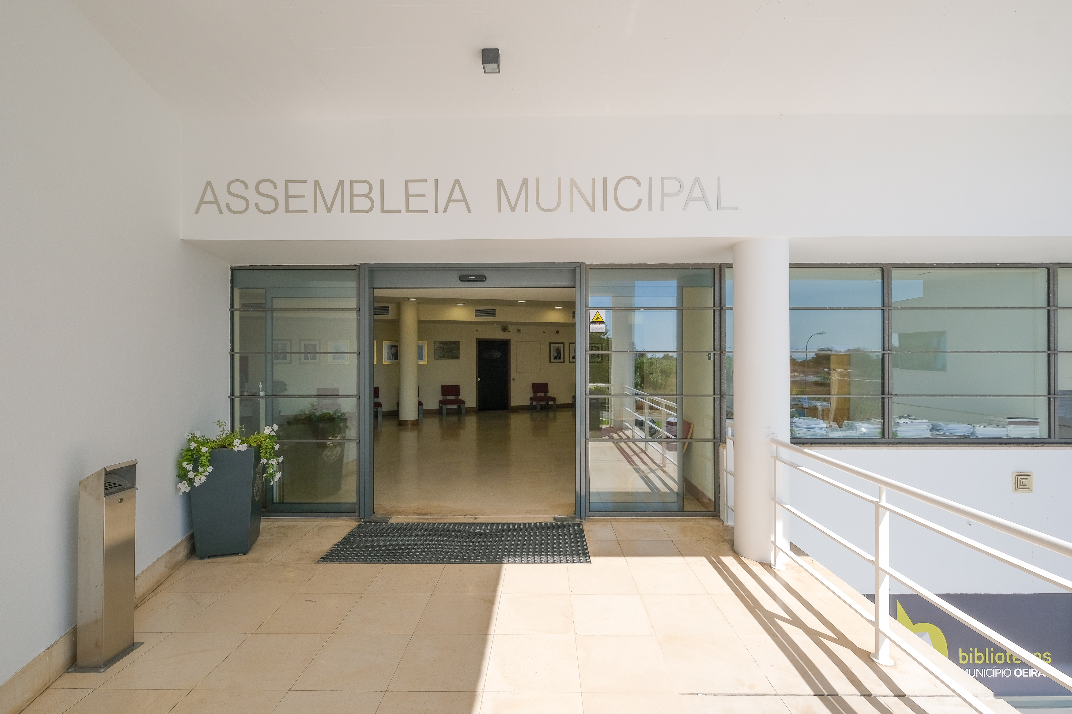 Entrada do Edifício da Biblioeteca Municipal de Oeiras