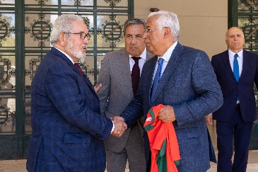 Primeiro Ministro, António Costa e Presidente da Câmara Municipal de Oeiras, Isaltino Morais, cumprimenta-se.