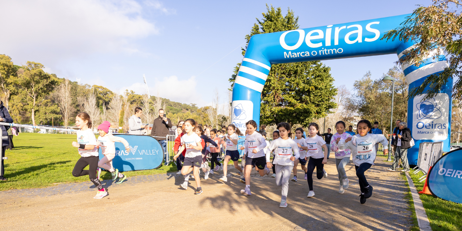 imagem de crianças a correr no Jamor