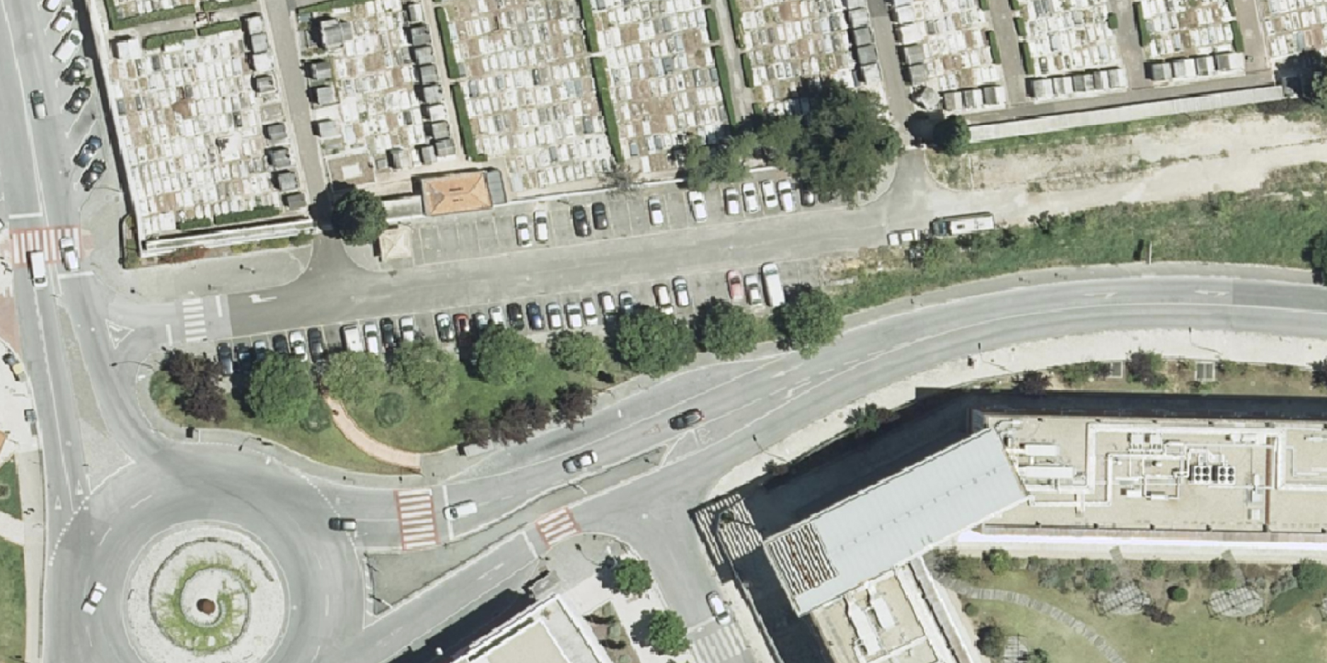 Pavimentação de estacionamento junto ao Cemitério de Carnaxide