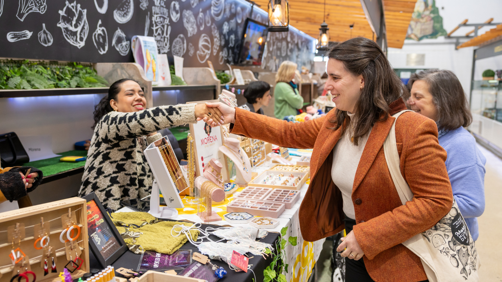 fotografia da vereadora susana duarte no mercado