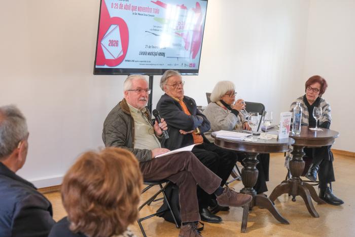 Livraria Municipal Verney recebeu apresentação do livro 'O 25 de Abril que Novembro Traiu de Cor’