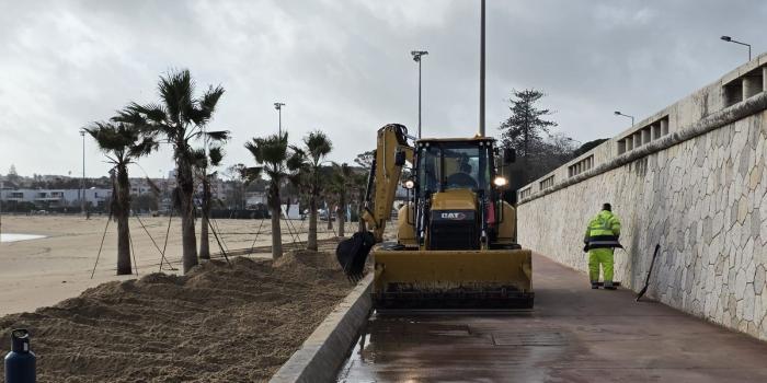 Oeiras cuida do Passeio Marítimo todos os dias
