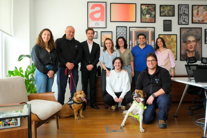 Oeiras atribui selo verde ‘Espaço Amigo Animal’ à Aurora e ao estabelecimento MR Beleza e Bem Estar