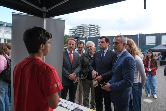 III Feira Universitária e de Cursos Profissionais na Escola Secundária Professor José Augusto Lucas