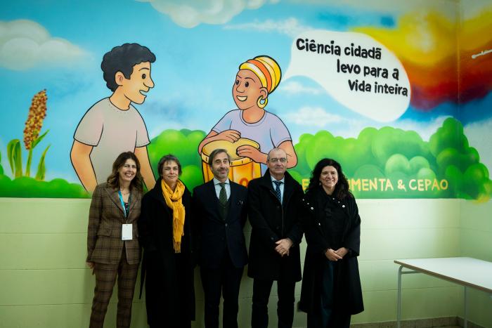Mural de Arte Urbana marca colaboração entre jovens do CEPAO e o projeto Oeiras Experimenta