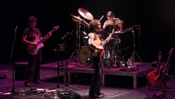 Expresso Transatlântico contagiam plateia no Soam as Guitarras 2026