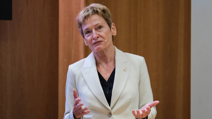 Astronauta Peggy Whitson em Oeiras marca entrada da Faculdade de Motricidade Humana em rede internacional de investigação espacial