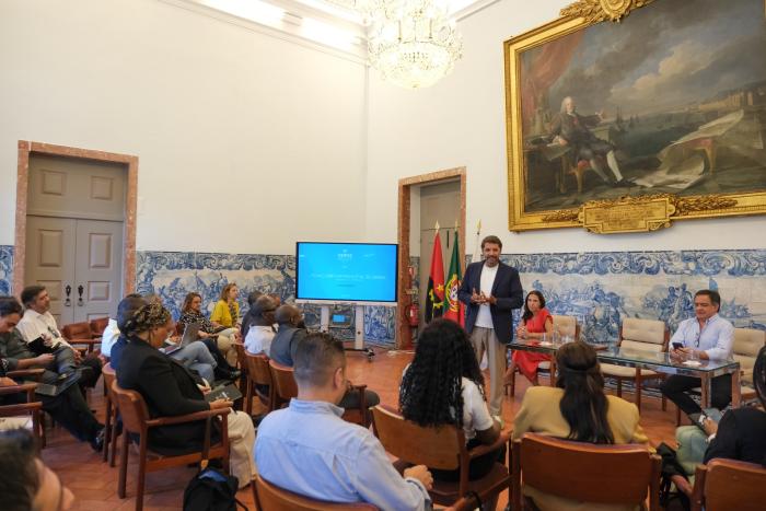 Oeiras recebe Delegação de Angola